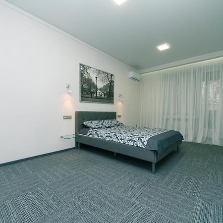 Hotrent City Deluxe Kiev Exterior foto
