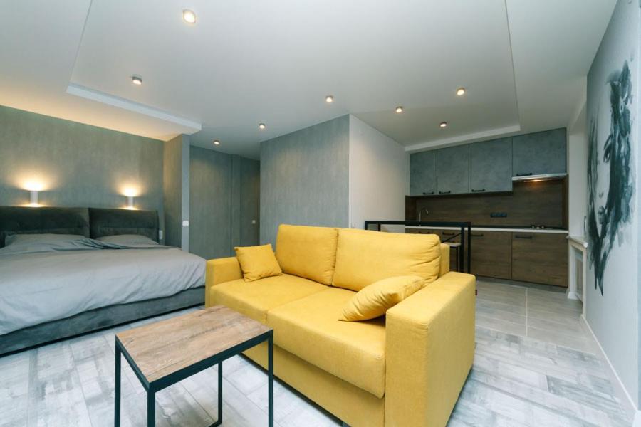 Hotrent City Deluxe Kiev Exterior foto